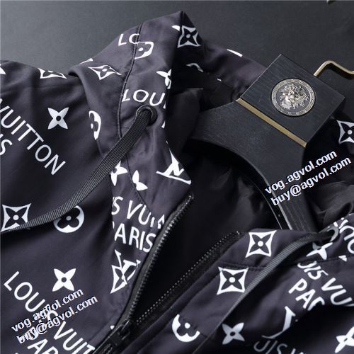 コート ブルゾン 海外セレブ愛用 ルイ ヴィトン偽物ブランド 2021秋冬 ルイ ヴィトン LOUIS VUITTON フード付きコート シンプルなデザイン