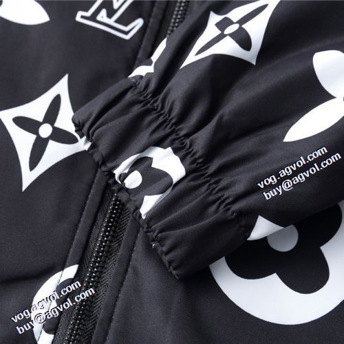 2021秋冬 極上の着心地 ルイ ヴィトンブランドスーパーコピー ルイ ヴィトン LOUIS VUITTON ジャケット ブルゾン ちょうどいい丈感 プリント柄 フード付きコート ポケット付