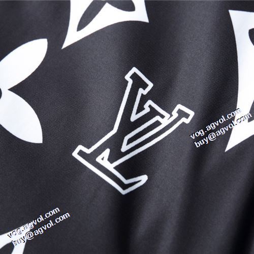 2021秋冬 極上の着心地 ルイ ヴィトンブランドスーパーコピー ルイ ヴィトン LOUIS VUITTON ジャケット ブルゾン ちょうどいい丈感 プリント柄 フード付きコート ポケット付