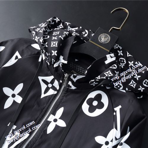 ジャケット 2色可選 おしゃれな装い 2021秋冬 ルイ ヴィトン LOUIS VUITTON フード付きコート プリント柄 サイズ豊富 ルイ ヴィトンブランドコピー