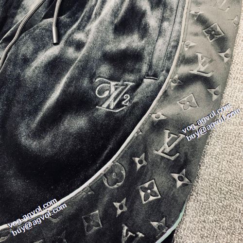 大好評 ルイ ヴィトン偽物ブランド ジンシロン セット スタンドネック 2021秋冬 ルイ ヴィトン LOUIS VUITTON プリント柄 ハリのある
