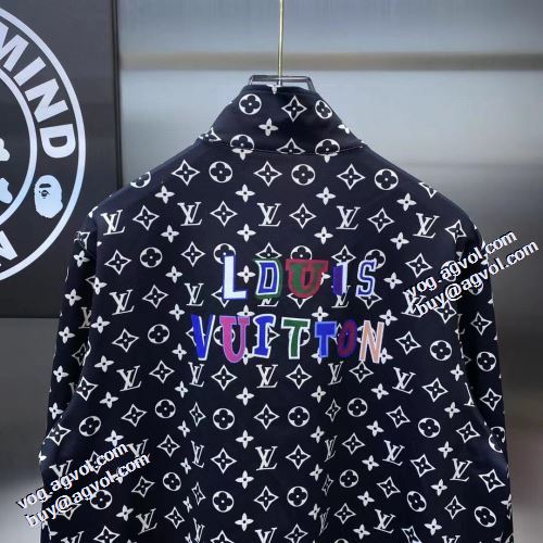 高級感ある 2021秋冬 ルイ ヴィトン LOUIS VUITTON ルイ ヴィトンコピー ブランド セットアップ上下 人目を惹くデザイン  プリント柄