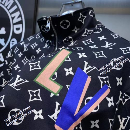 高級感ある 2021秋冬 ルイ ヴィトン LOUIS VUITTON ルイ ヴィトンコピー ブランド セットアップ上下 人目を惹くデザイン  プリント柄