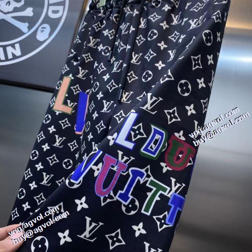 高級感ある 2021秋冬 ルイ ヴィトン LOUIS VUITTON ルイ ヴィトンコピー ブランド セットアップ上下 人目を惹くデザイン  プリント柄