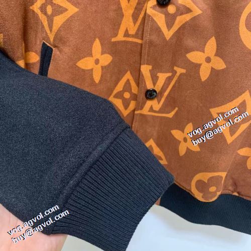 ルイ ヴィトン偽物ブランド 数に限りがある 2021秋冬 ルイ ヴィトン LOUIS VUITTON ジャケット デニムジャケット スナップ止め仕様 優しい色合い