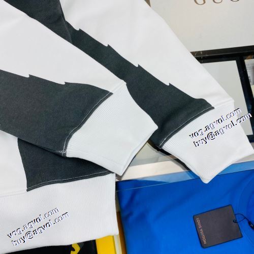 2021秋冬 ルイ ヴィトン LOUIS VUITTON 最安値に挑戦 ルイ ヴィトンブランド コピー 厚手の生地 プルオーバーパーカー 2色可選 コンビカラー