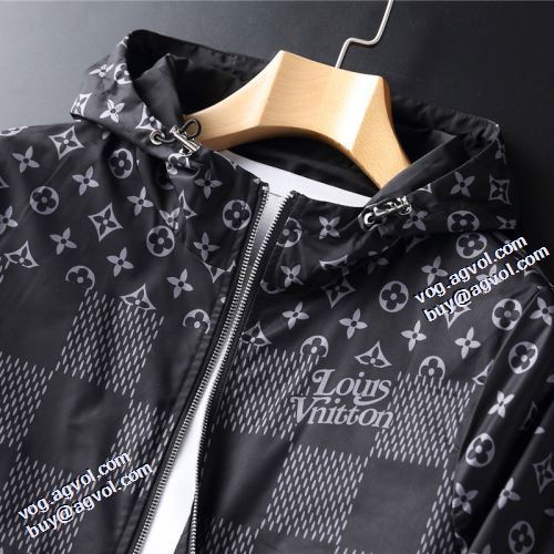 2021秋冬 ルイ ヴィトン LOUIS VUITTON 豊富なサイズ ルイ ヴィトンブランド 偽物 通販 フード付きコート ブルゾン 軽量ジャケット 英字