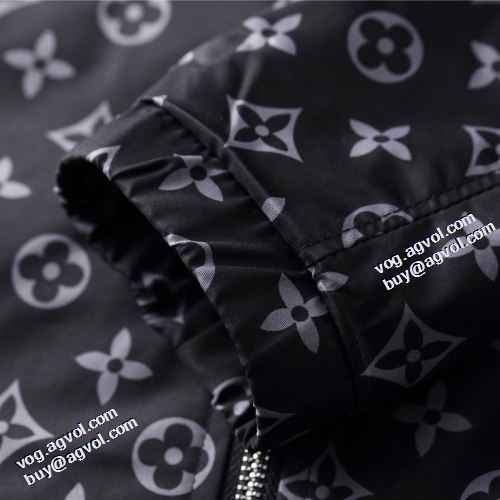 2021秋冬 ルイ ヴィトン LOUIS VUITTON 豊富なサイズ ルイ ヴィトンブランド 偽物 通販 フード付きコート ブルゾン 軽量ジャケット 英字