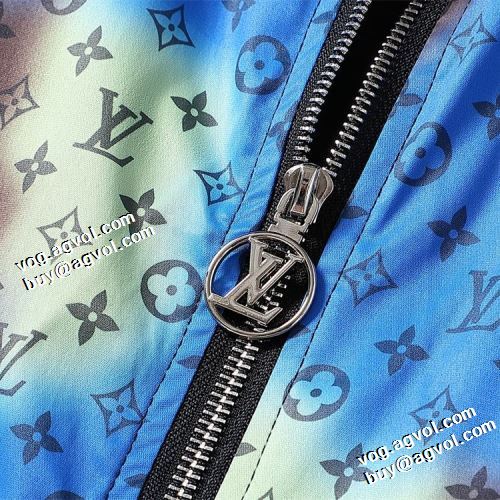 魅力ファッション 2021秋冬 ジャケット ブルゾン フード付きコート ルイ ヴィトン LOUIS VUITTON ルイ ヴィトンコピー ブランド 高級感漂わせる