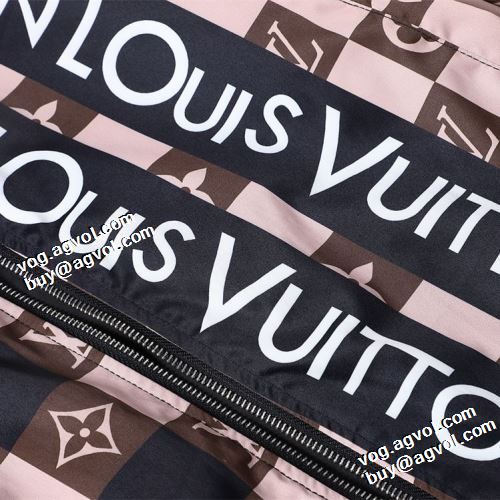 2021秋冬 ブルゾン お洒落に魅せる ジャケット 適度な厚み ルイ ヴィトン LOUIS VUITTON 大花プリント ルイ ヴィトンスーパーコピー