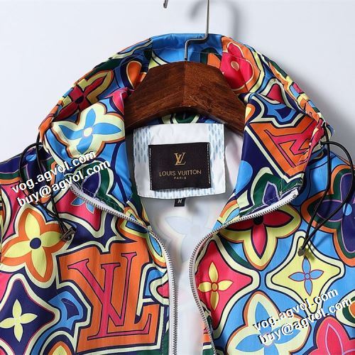 2021秋冬 ルイ ヴィトンコピー ブランド ちょうどいい丈感 ルイ ヴィトン LOUIS VUITTON 超目玉 ブルゾン コート プリント柄 フード付きコート