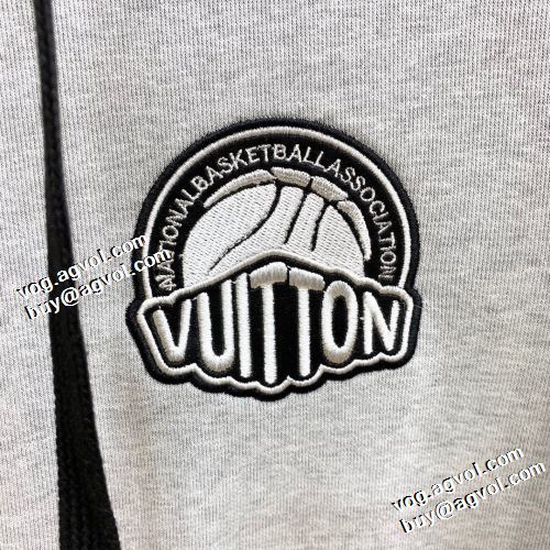 2021秋冬 ルイ ヴィトンセットアップ上下 LOUIS VUITTON 適度な厚み ルイ ヴィトンブランドコピー 秋のお出かけに最適 個性的なデザ