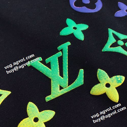 2022新作 ルイ ヴィトンスーパーコピー ファッション 人気 リブ付 ルイ ヴィトン LOUIS VUITTON プルオーバーパーカー 程よい厚み オシャレロゴパーカー