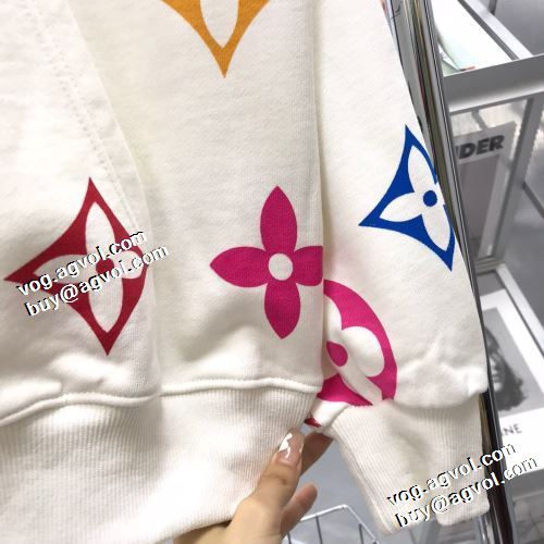 2022新作 パーカー 秋の定番 ポケットづき オリジナルプリント ルイ ヴィトン LOUIS VUITTON 2色可選 お洒落に魅せる ルイ ヴィトンスーパーコピー