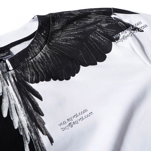 存在感のある 2021秋冬 マルセロバーロン Marcelo Burlon プルオーバーパーカー マルセロバーロンブランド コピー 絶大な人気を誇る おしゃれさ抜群パーカ
