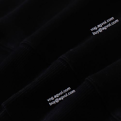 おしゃれな装い マルセロバーロンコピー 2021秋冬 マルセロバーロン Marcelo Burlon プルオーバーパーカー 風合いが出る 幅広いジャンル