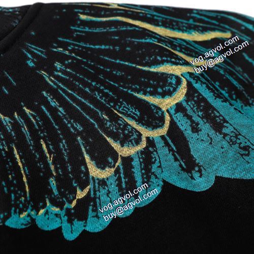 2021秋冬 風合いの出る マルセロバーロン Marcelo Burlon プルオーバーパーカー 数に限りがある マルセロバーロンブランド 偽物 通販 適度な厚み