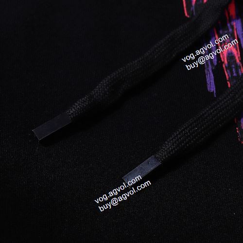 風合いの出る 綺麗に決まるフォルム！ 2021秋冬 マルセロバーロン Marcelo Burlon パーカー マルセロバーロンスーパーコピー 上質