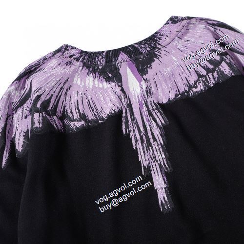 2021秋冬 マルセロバーロン偽物ブランド 程よい厚み 逸品 マルセロバーロン Marcelo Burlon プルオーバーパーカー 個性的なデザ