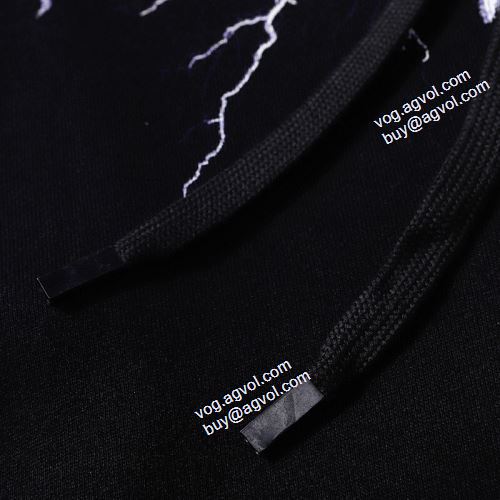 2021秋冬 ジャケット マルセロバーロン ブランド 偽物 通販 Marcelo Burlon パーカー 人気 ランキング オリジナルプリント