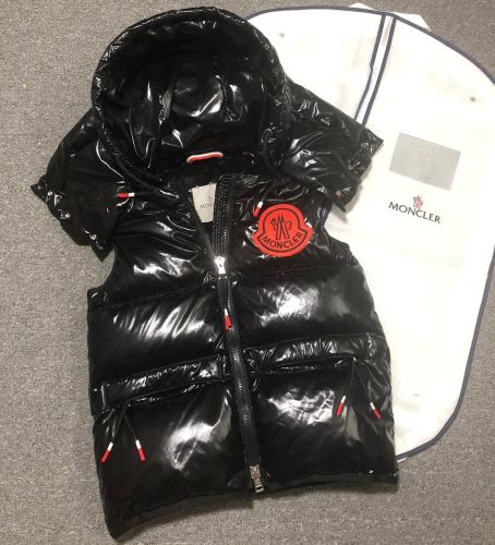 2021秋冬 モンクレール MONCLER 2色可選 フードづき 希少価値大！ モンクレール偽物ブランド 軽量ダウンジャケット 秋冬を彩る一着