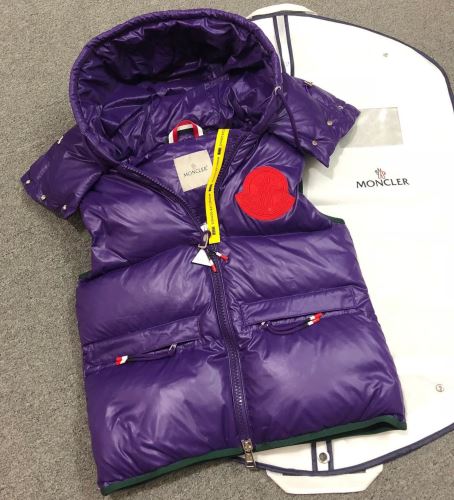 2021秋冬 モンクレール MONCLER 2色可選 フードづき 希少価値大！ モンクレール偽物ブランド 軽量ダウンジャケット 秋冬を彩る一着