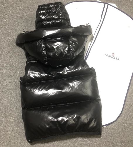 2021秋冬 モンクレール MONCLER 2色可選 フードづき 希少価値大！ モンクレール偽物ブランド 軽量ダウンジャケット 秋冬を彩る一着