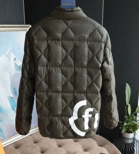 軽量ダウンジャケット スリムなシルエットデザイン モンクレールスーパーコピー 激安 2021秋冬 モンクレール MONCLER 耐久性のある