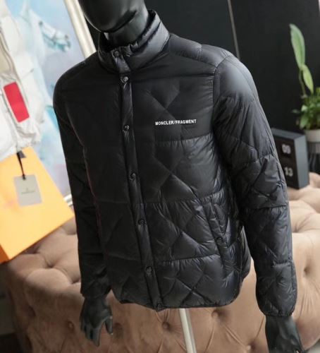軽量ダウンジャケット スリムなシルエットデザイン モンクレールスーパーコピー 激安 2021秋冬 モンクレール MONCLER 耐久性のある