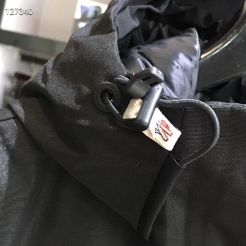 カジュアルに着こなせるデザイン 超目玉 2021秋冬 モンクレール MONCLER ライトダウンジャケット モンクレールスーパーコピー