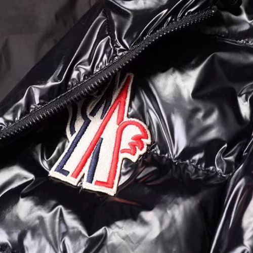 2021秋冬 ライトダウンジャケット モンクレール MONCLER 光沢のある スリムなシルエットデザイン モンクレールブランドスーパーコピー ファション性の高