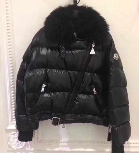 着心地 の良い 2021秋冬 モンクレールブランド コピー 2色可選 モンクレール MONCLER 着心地がクセになる 一番人気の新作はこれ 軽量ダウン