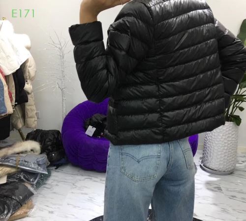 2色可選 ライトダウンジャケット 2021秋冬 モンクレール MONCLER モンクレールコピー カジュアルに着こなせるデザイン もっとも高い人気を誇る