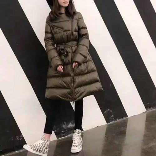 絶大な人気を誇る ダウンプレミアムダウンジャケット 2021秋冬 2色可選 モンクレール MONCLER ベルト取り外し可能 細部にこだわったデザイン モンクレールスーパーコピー 激安