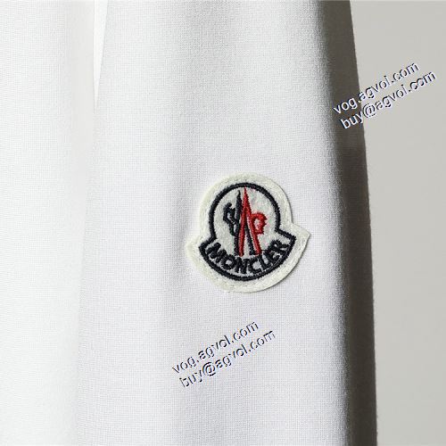 モンクレールコピーブランド 2021秋冬 プルオーバーパーカー 2色可選 今買い◎得 モンクレール MONCLER 定番無地パーカー