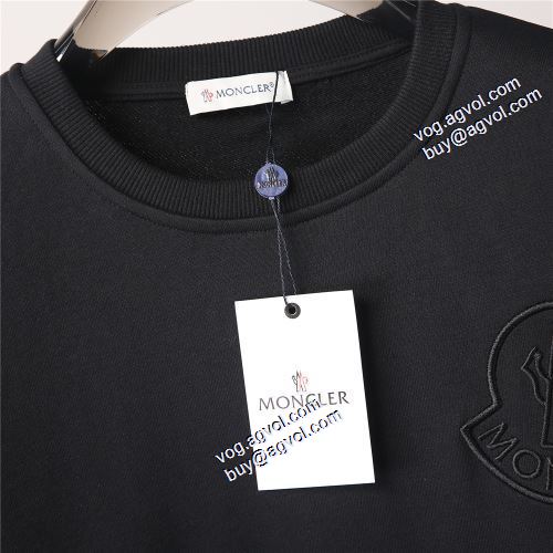 2021秋冬 モンクレール MONCLER プルオーバーパーカー お洒落に魅せる モンクレールブランド コピー 定番無地パーカー