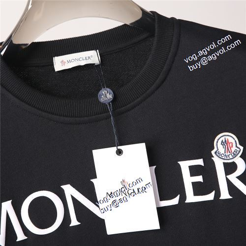 ポップ モンクレール偽物ブランド プルオーバーパーカー 2021秋冬 モンクレール MONCLER プリントパーカ