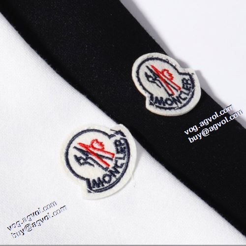 2色可選 モンクレールスーパーコピー プルオーバーパーカー 2021秋冬 モンクレール MONCLER 英字 人気販売中