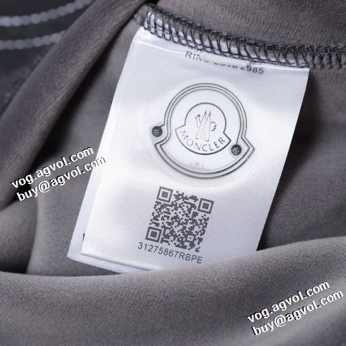 程よい厚み プルオーバーパーカー 2021秋冬 モンクレール MONCLER モンクレールコピー ブランド 2色可選 ペアパーカー 防寒 魅力ファッション