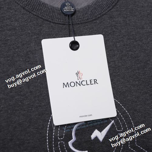 程よい厚み プルオーバーパーカー 2021秋冬 モンクレール MONCLER モンクレールコピー ブランド 2色可選 ペアパーカー 防寒 魅力ファッション