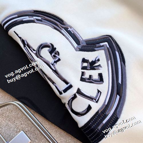 2021秋冬 モンクレール MONCLER 2色可選 モンクレールスーパーコピー 激安 プルオーバーパーカー オリジナルプリント リブ付 程よい厚み 個性的 