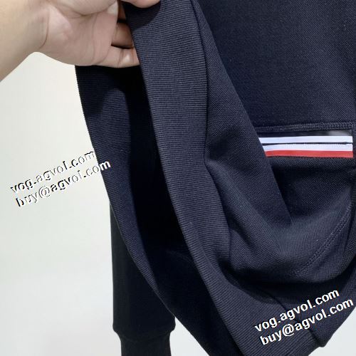  2021秋冬 モンクレール MONCLER 超目玉 モンクレールコピーブランド ジップパーカー 定番無地パーカー プルオーバーパーカー 秋の定番 2色可選。