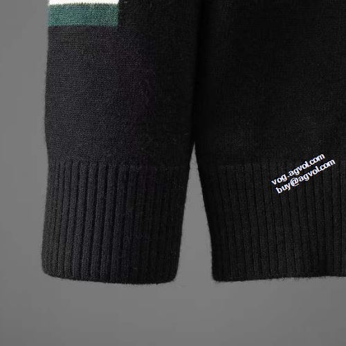 モンクレール エレガントコート MONCLERブランド コピー 2021秋冬 ニットウェア ニットコート 大人のセンスを感じさせる