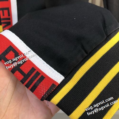 セットアップ上下 2021秋冬 フィリッププレイン PHILIPP PLEIN フィリッププレイン偽物ブランド 完成度の高い逸品 ハリのある おしゃれさ抜群パーカ