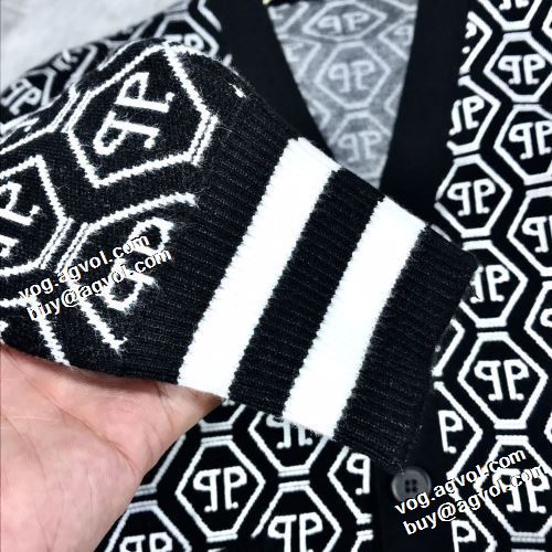 セーター 落ち着いた質感 フィリッププレインブランドコピー 人目を惹くデザイン フィリッププレイン PHILIPP PLEIN 2021秋冬 おしゃれな装い
