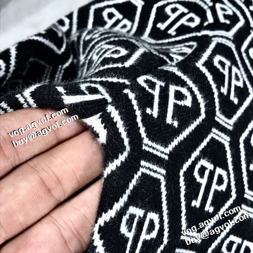セーター 落ち着いた質感 フィリッププレインブランドコピー 人目を惹くデザイン フィリッププレイン PHILIPP PLEIN 2021秋冬 おしゃれな装い