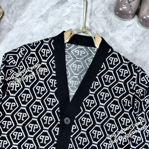 セーター 落ち着いた質感 フィリッププレインブランドコピー 人目を惹くデザイン フィリッププレイン PHILIPP PLEIN 2021秋冬 おしゃれな装い