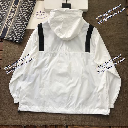  PRADAコピー      ◆モデル愛用◆       プラダ PRADA       2021春夏     2色可選     ダスター コート      軽量ジャケット