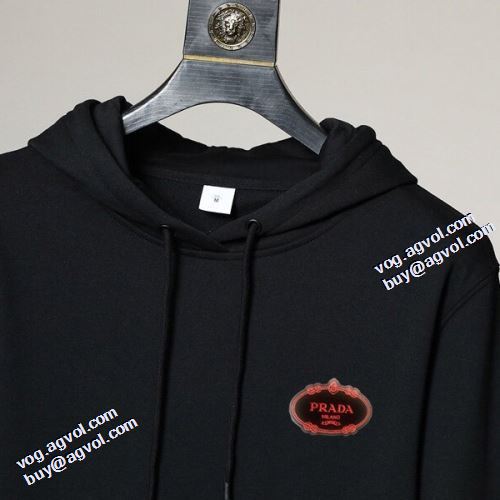 プラダ PRADA 2色可選 超目玉 プラダコピー 2021秋冬 ロゴパーカー もっとも高い人気を誇る  セットアップ上下 帽子付き 風合いの出る
