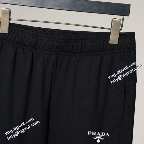 2021秋冬 ジャージセット 2色可選 シンプルなデザイン 利便性に優れ プラダ PRADA 秋のお出かけに最適 プラダコピー ブランド オシャレロゴパーカー